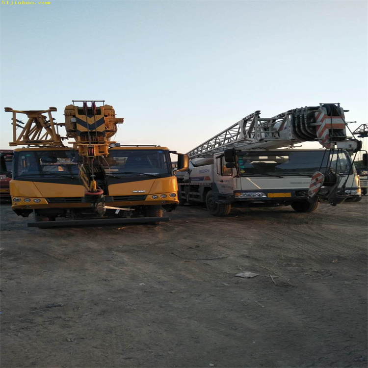 简阳吊车吊挖机正确办法