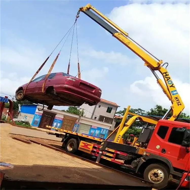 简阳吊车吊汽车的正确方法